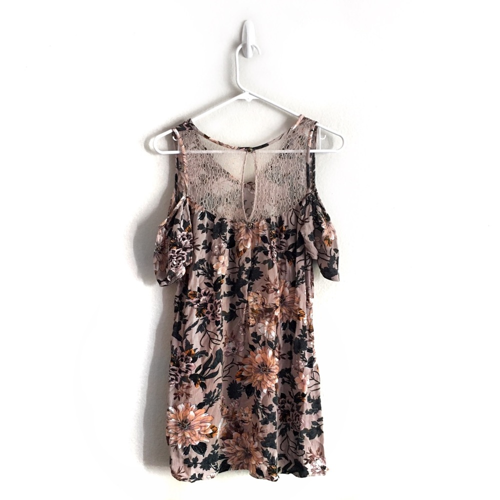 ⭐️5 for $25⭐️ BeBop Be You Be Free Purple Floral Cold Shoulder Shift Dress